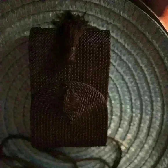 Lord and Taylor Black lightweight crossbody - Picture 10 of 10